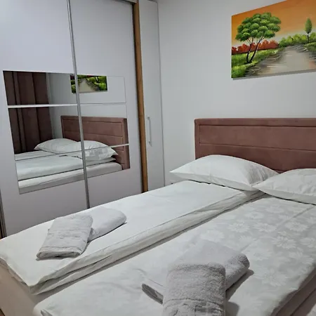 Bross Apartment *